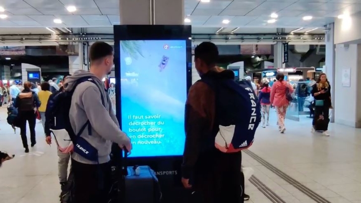 Devoteam choisit Ad’s up Consulting pour une campagne DOOH, audio et digitale