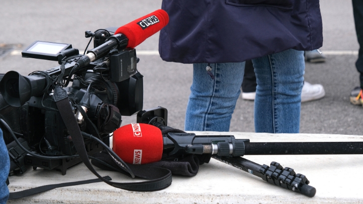 L’Arcom doit mieux contrôler CNews, selon le Conseil d’Etat