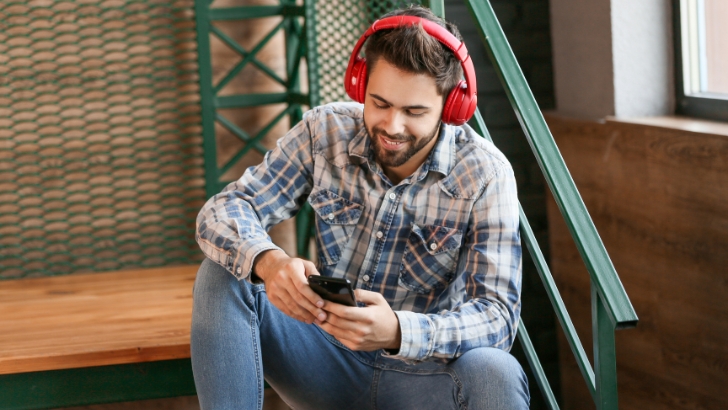 Le Bureau de la Radio adopte des mesures pour réduire l’impact carbone de la publicité en audio digital