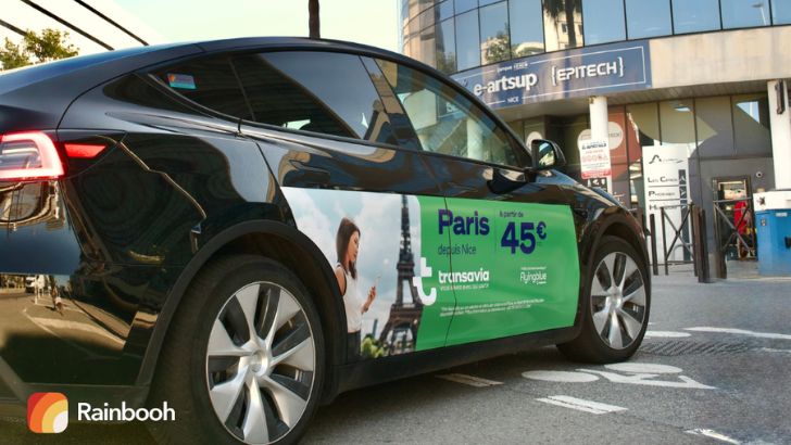 Transavia habille des taxis et VTC électriques pour promouvoir ses lignes domestiques