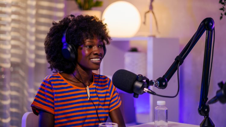 Acast : les podcasteurs devancent les influenceurs en confiance
