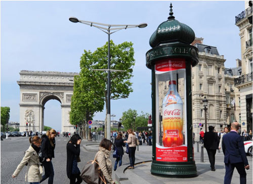 Coca-Cola dans les colonnes Morris