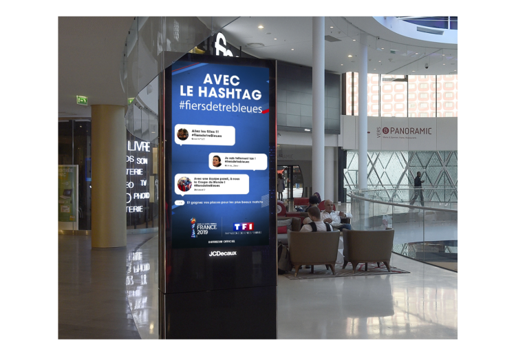 TF1 donne le coup d’envoi de sa couverture des Bleues en alliant social et DOOH avec JCDecaux