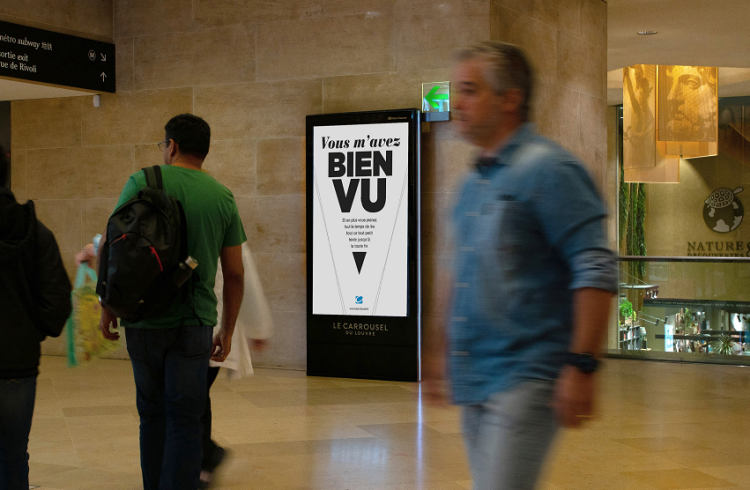 Clear Channel installe 7 totems digitaux au sein du Carrousel du Louvre