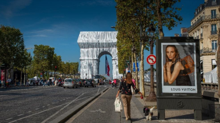 OOH Trends J-12. Être une plateforme pour les marques et une plateforme pour l’utilité collective, par Boutaina Araki pour Clear Channel