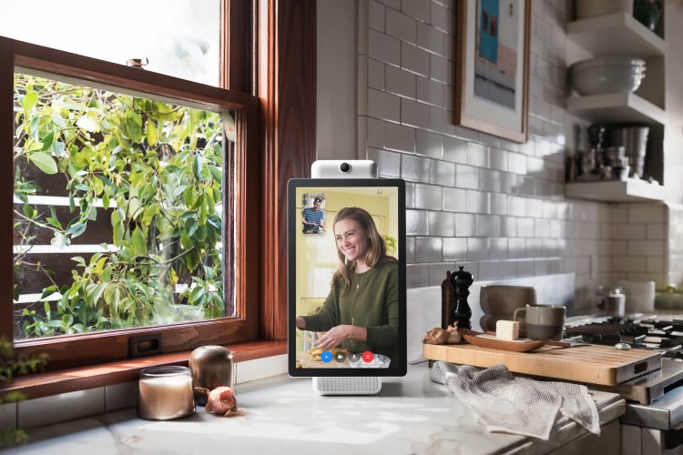 Facebook lance Portal, son écran connecté équipé d’Alexa